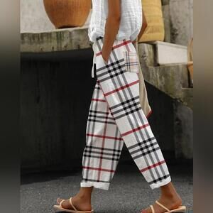 🧨 NWOT. Red, Black & White Plaid Cuffed Pullon Pants